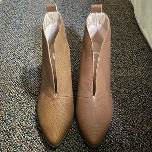 Ladies V cut booties